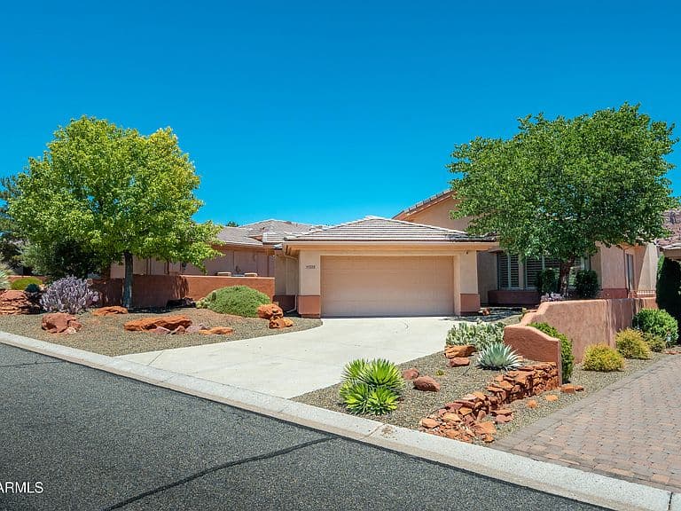 225 E BIGHORN Court photo 3