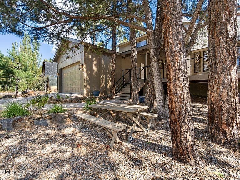 17545 S STALLION Drive photo 2