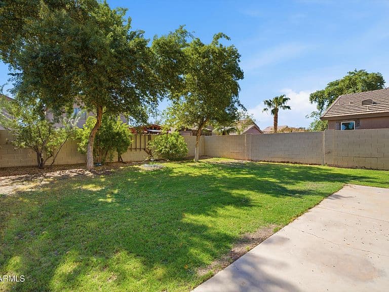 42443 W HILLMAN Drive photo 2