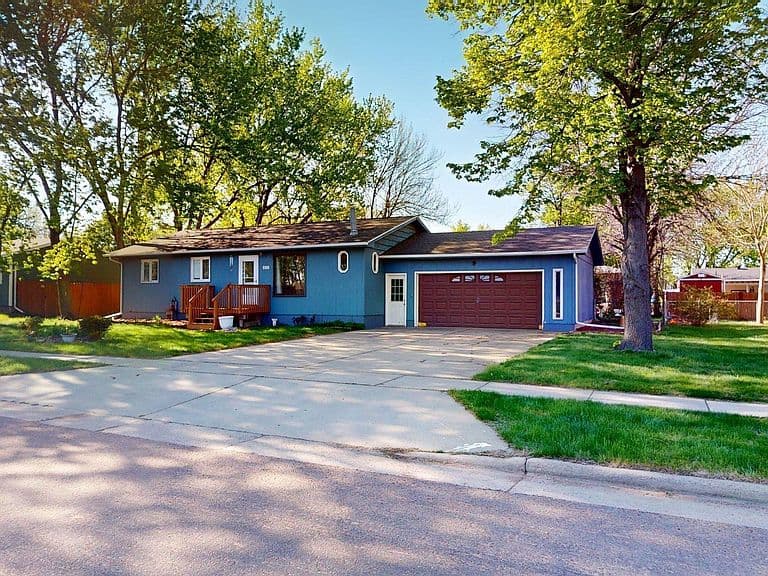 421 W Charish St photo 2