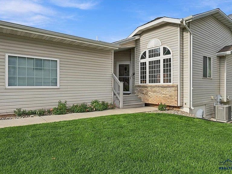 3747 Park Dr photo 3