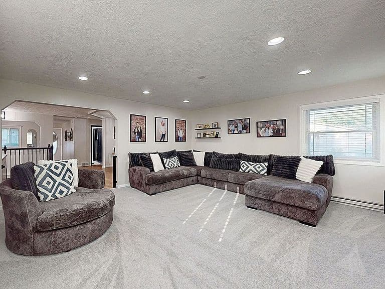 312 Oak Ave photo 4