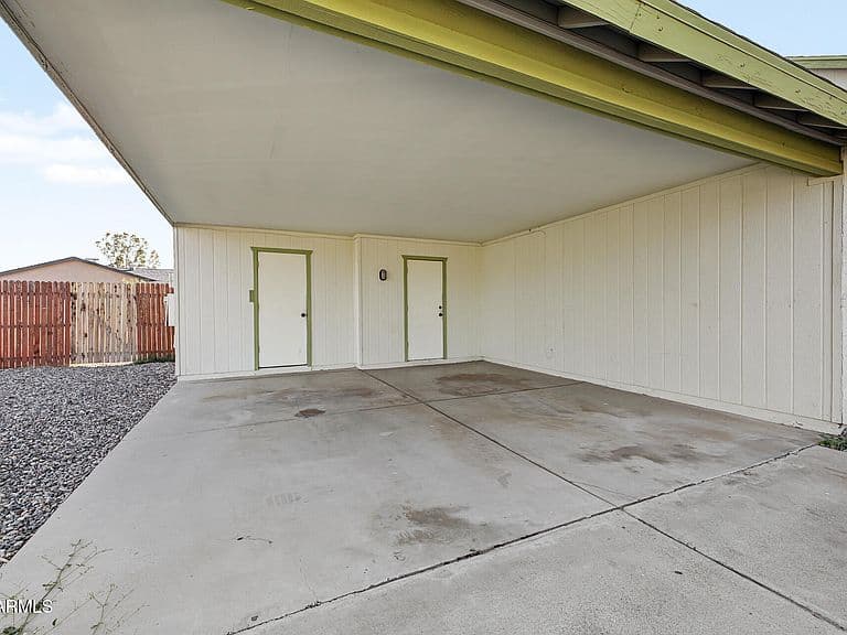 8717 W CLARENDON Avenue photo 3