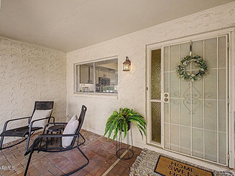 2436 W ONZA Avenue photo 3