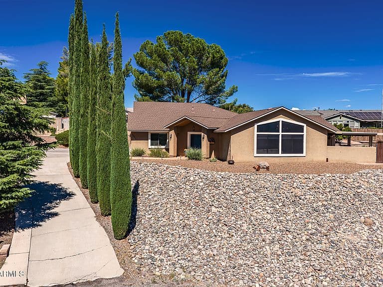 2054 S ELK Circle photo 1