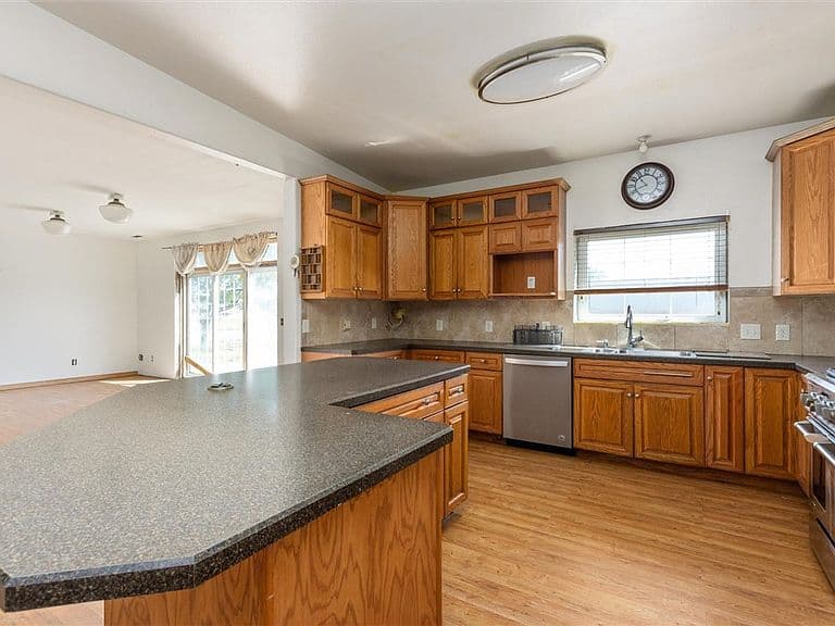 714 N Eggebrecht Ln photo 4