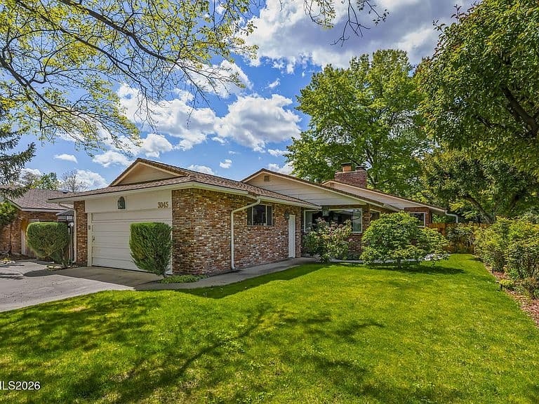3045 Idlewild Dr photo 3