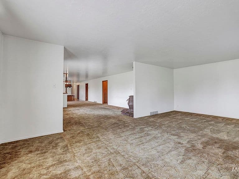 22 Horseshoe Cir photo 4