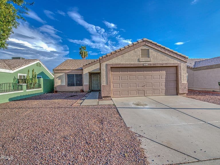 8313 W MULBERRY Drive photo 1