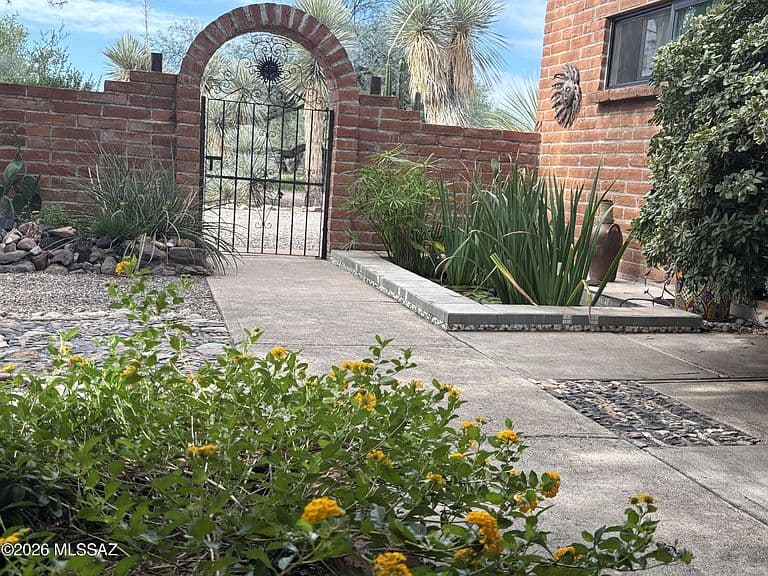 2347 Camino Esplendido photo 4