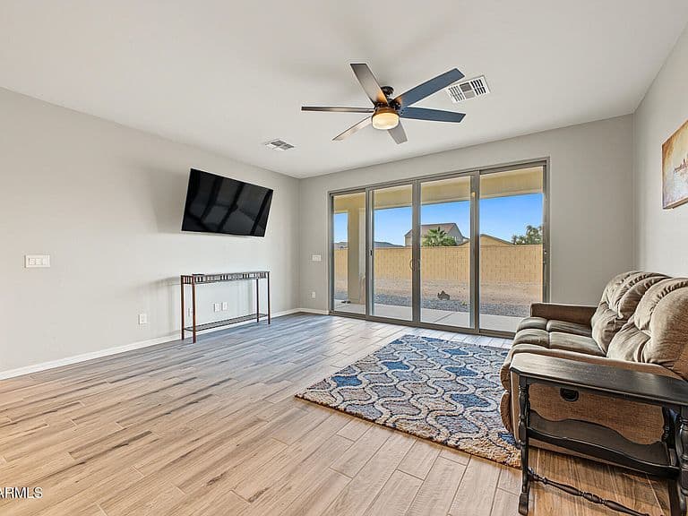40550 W HALEY Drive photo 4