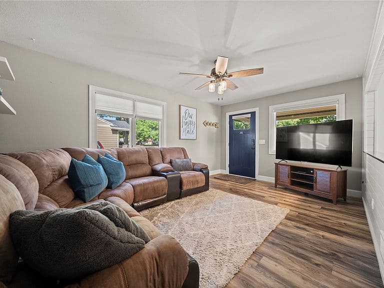 2204 Avenue B photo 4