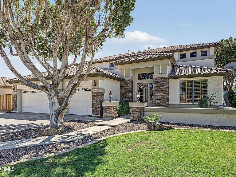 8039 W FOOTHILL Drive photo 5
