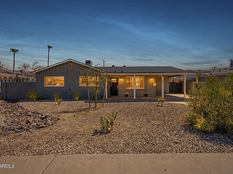6919 E MORELAND Street photo 2