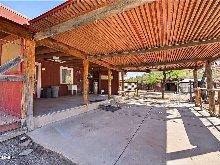602 W CIRCLE MOUNTAIN Road photo 3