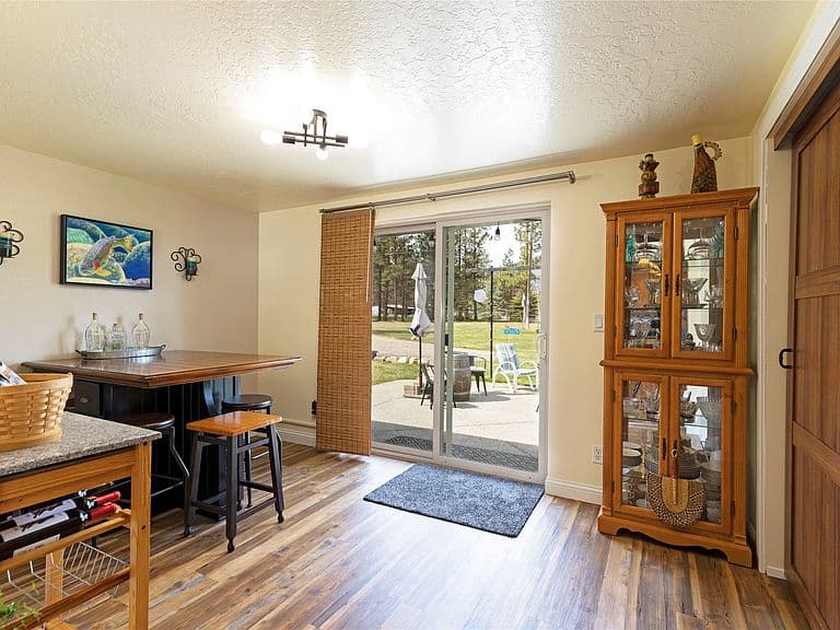 230 Cap Ln photo 4