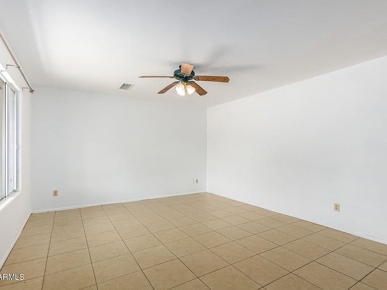 2118 E Carson Drive photo 5