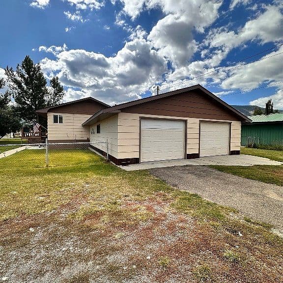 411 Mount Haggin Dr photo 3