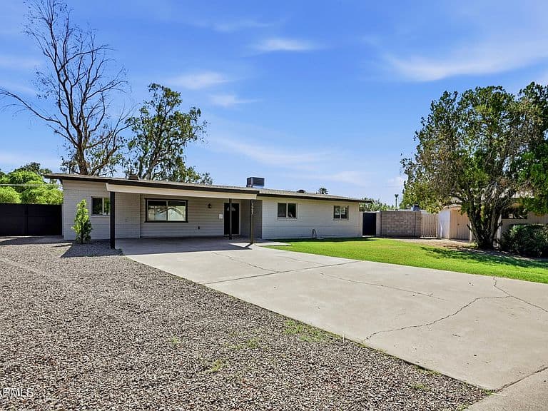 1325 E AVALON Drive photo 3