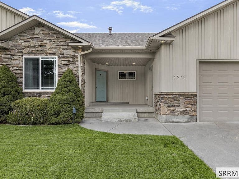 3570 Sycamore Cir photo 4