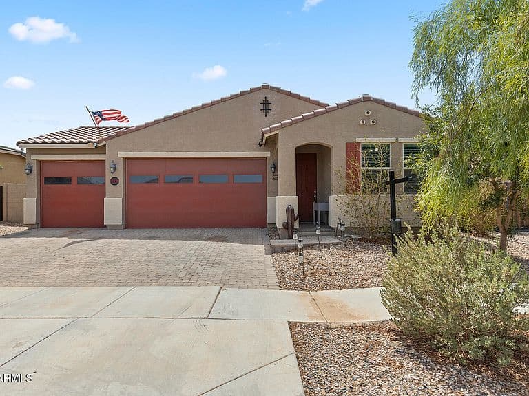 40655 W CRANE Drive photo 1