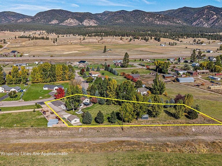 15940 Lemazion Pl photo 3