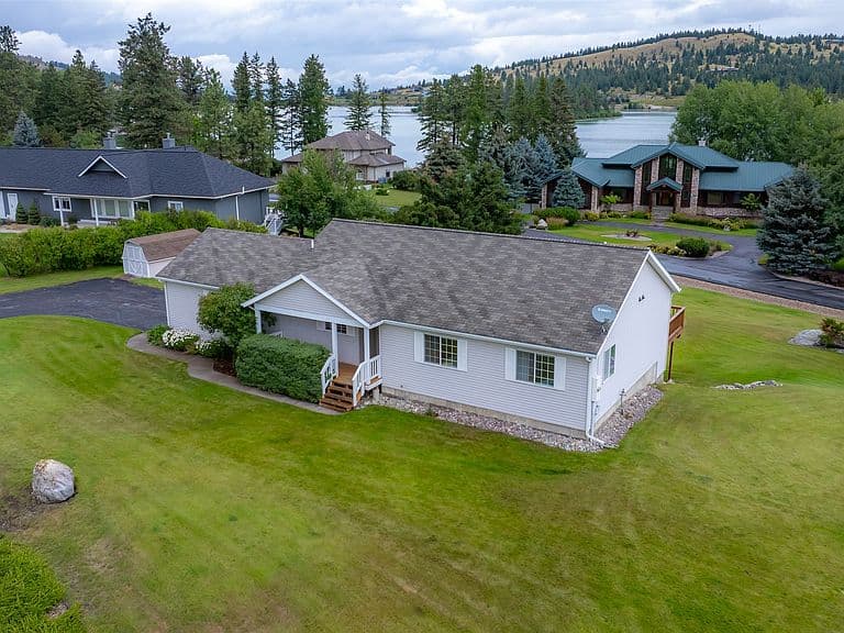 106 Rainbow Dr photo 4
