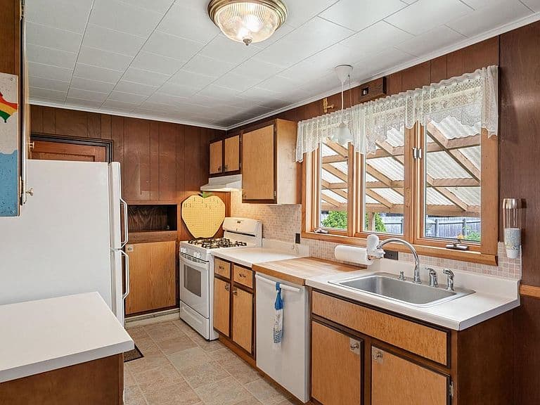 149 Woodlawn Road photo 2
