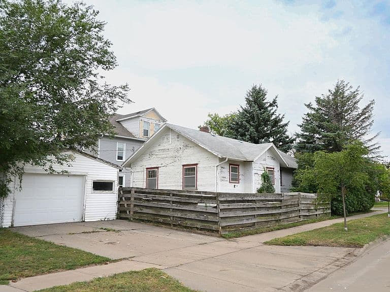 103 S Arch St photo 2