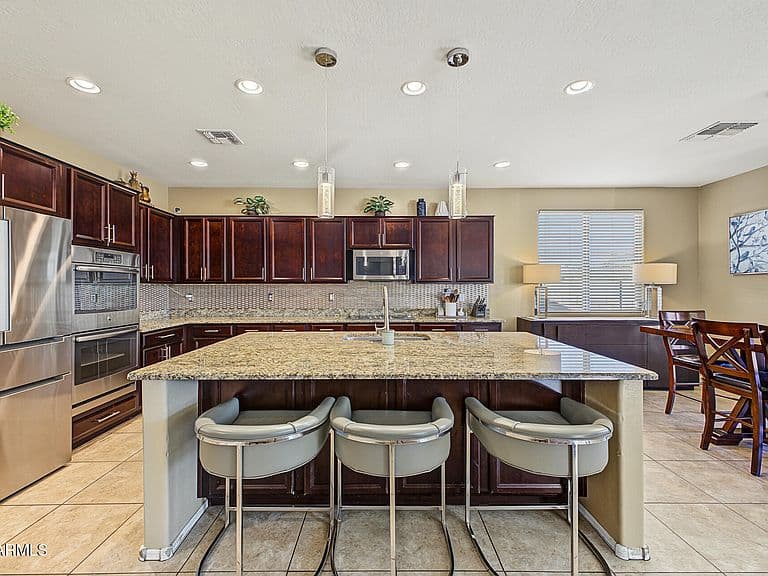 15787 W POINSETTIA Drive photo 5