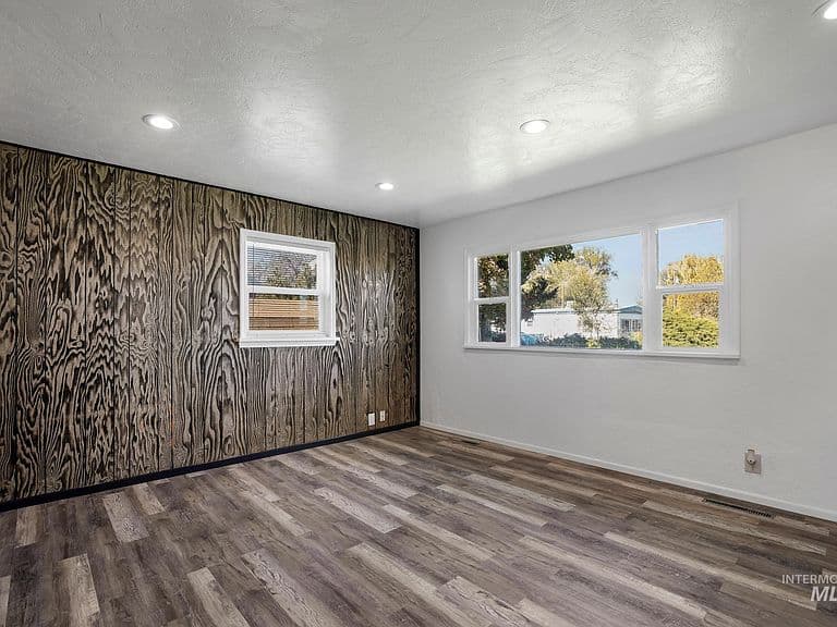 505 W Avenue D photo 5