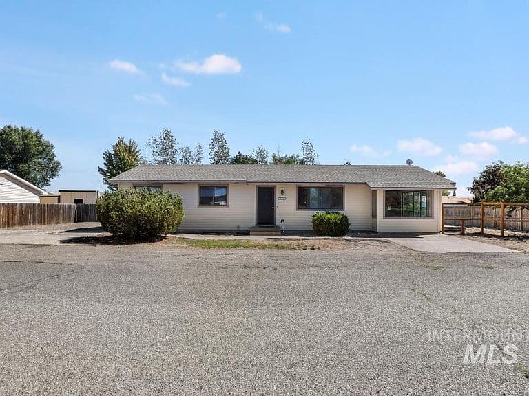 2220 Macs Ave photo 3