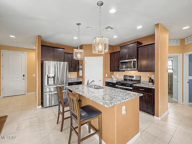 871 W Calle Lindo Clavel photo 4