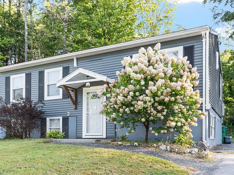 147 Liberty Lane photo 1