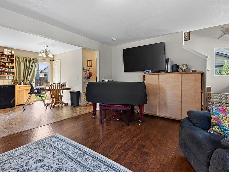 2767 Ryland Ave photo 4