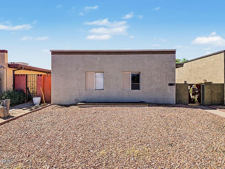 3710 S WILSON Street photo 2
