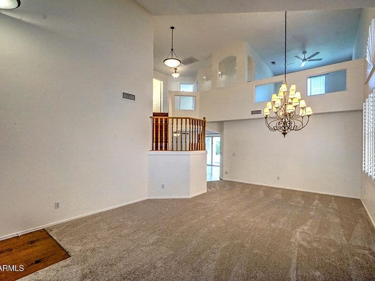 4402 E DESERT WIND Drive photo 2
