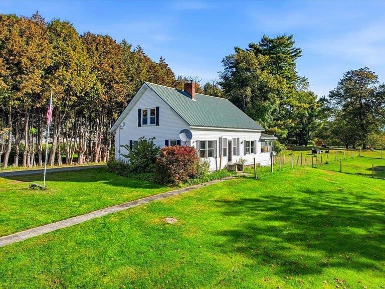 77 South Lunenburg Road photo 2