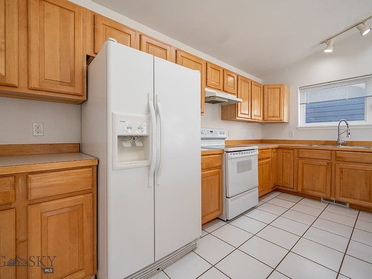 529 N 14th St APT B photo 4