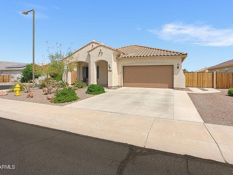 25996 W TONOPAH Drive photo 2