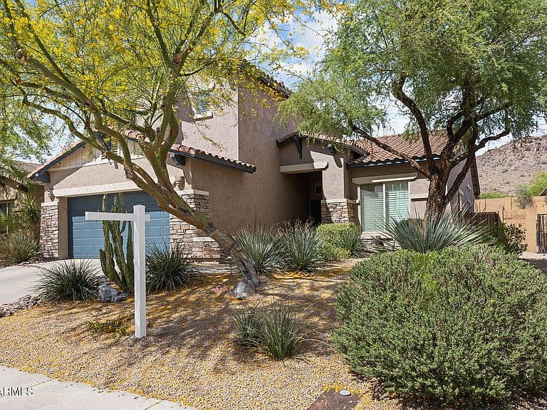 8456 W QUAIL TRACK Drive photo 2