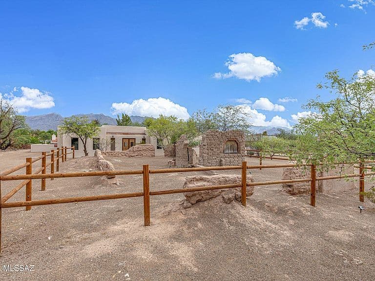 5259 E Fort Lowell Rd photo 3