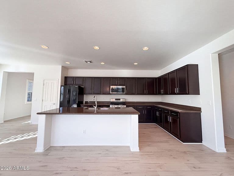 40877 W BEDFORD Drive photo 2
