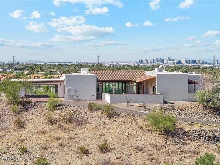 3731 E Fawn Drive photo 4