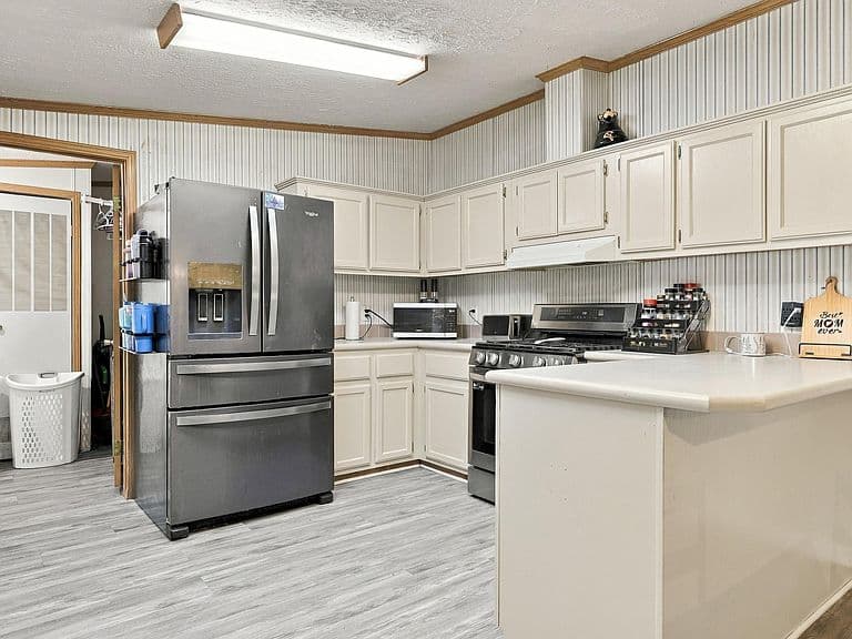 2340 Sunset Blvd photo 4