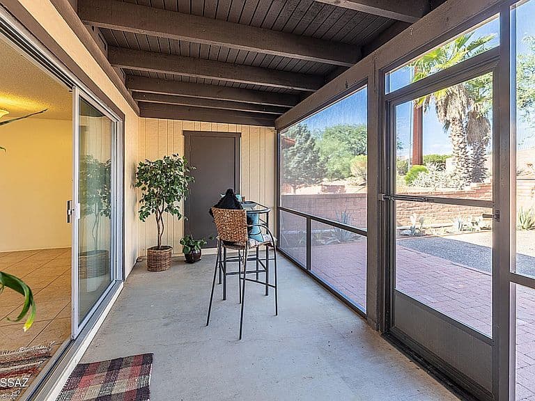 944 W Camino Guarina photo 5