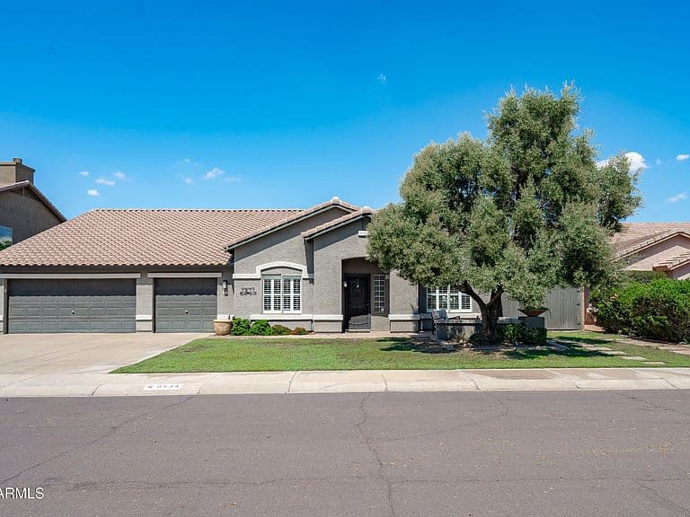 8534 W 8534 W Melinda Lane photo 2