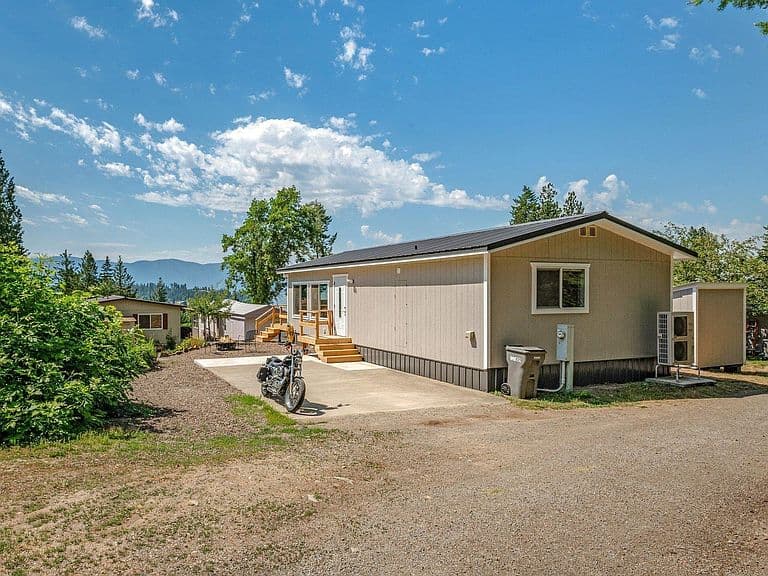 302 School Rd #15 photo 2