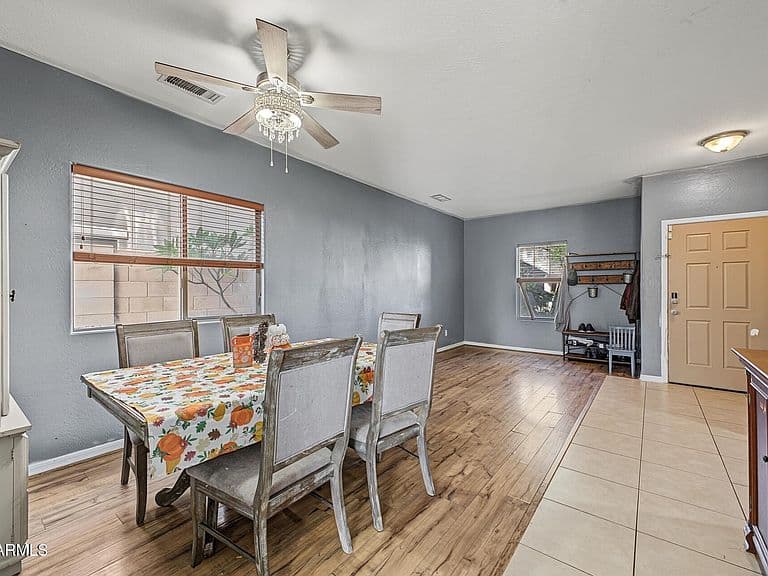 18611 W SUNNYSLOPE Lane photo 4
