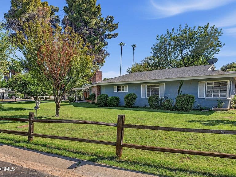 1201 W RANCHO Drive photo 5